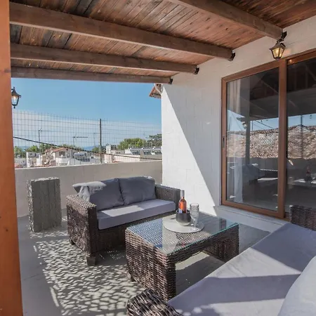 펜션 Cozy Loft With Private Terrace *