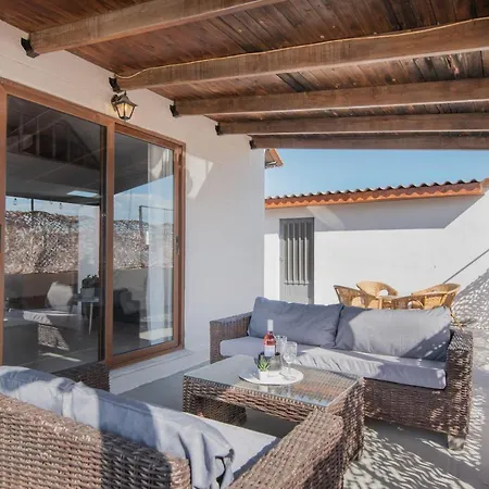 Cozy Loft With Private Terrace Σπίτι διακοπών *