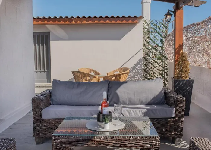 Cozy Loft With Private Terrace Дом отдыха Кремасти