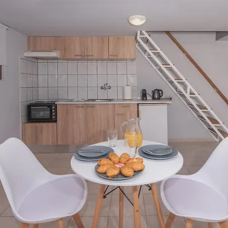 Cozy Loft With Private Terrace