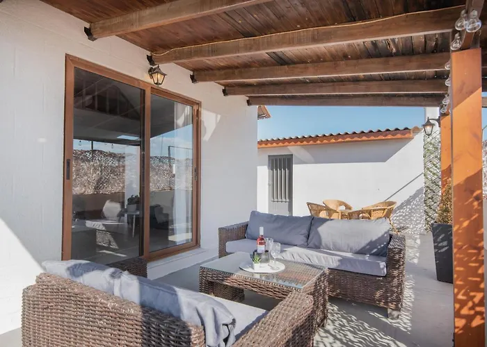 Cozy Loft With Private Terrace 펜션 *